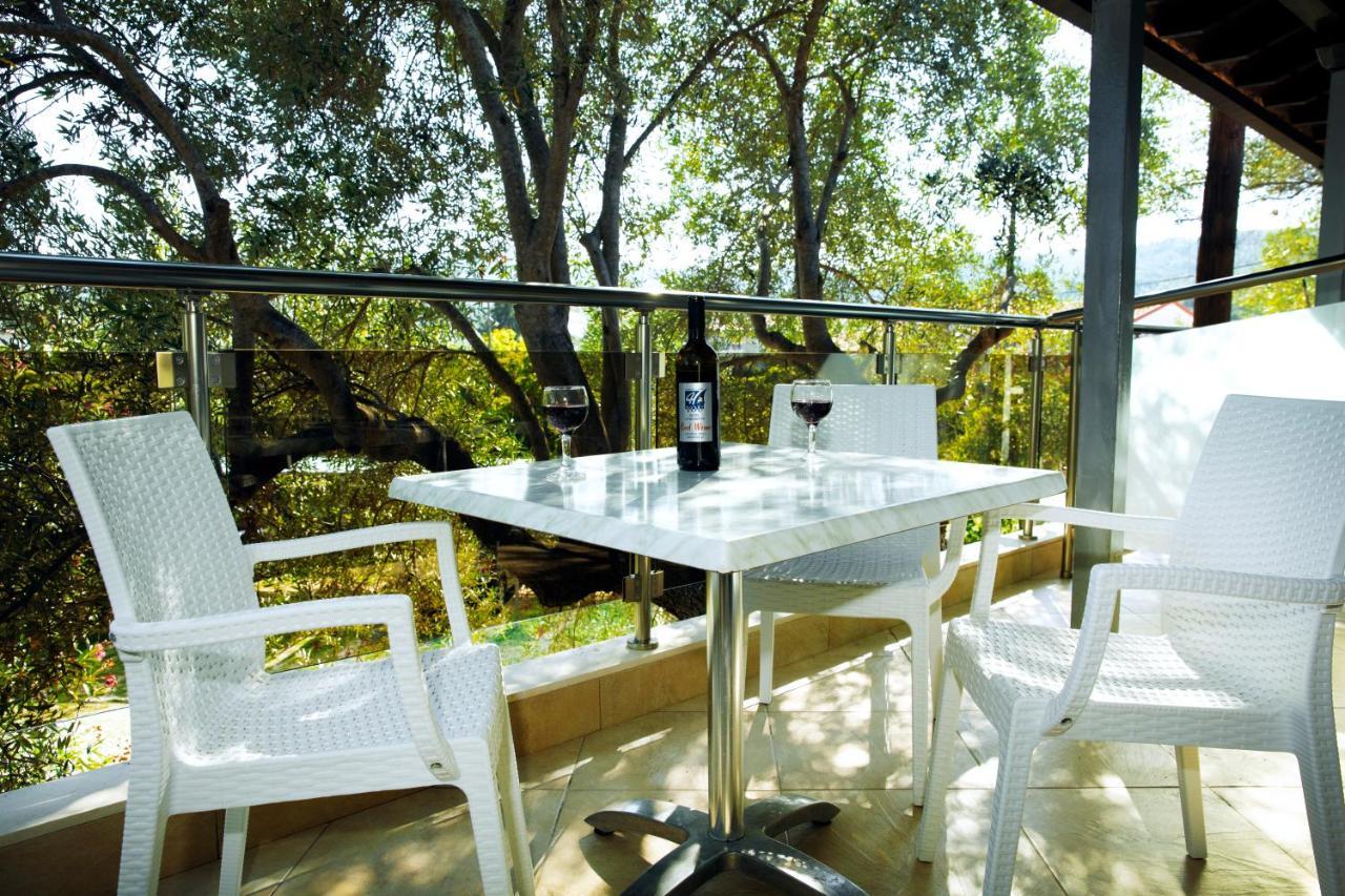 4-You Residence Ayios Nikolaos Bagian luar foto